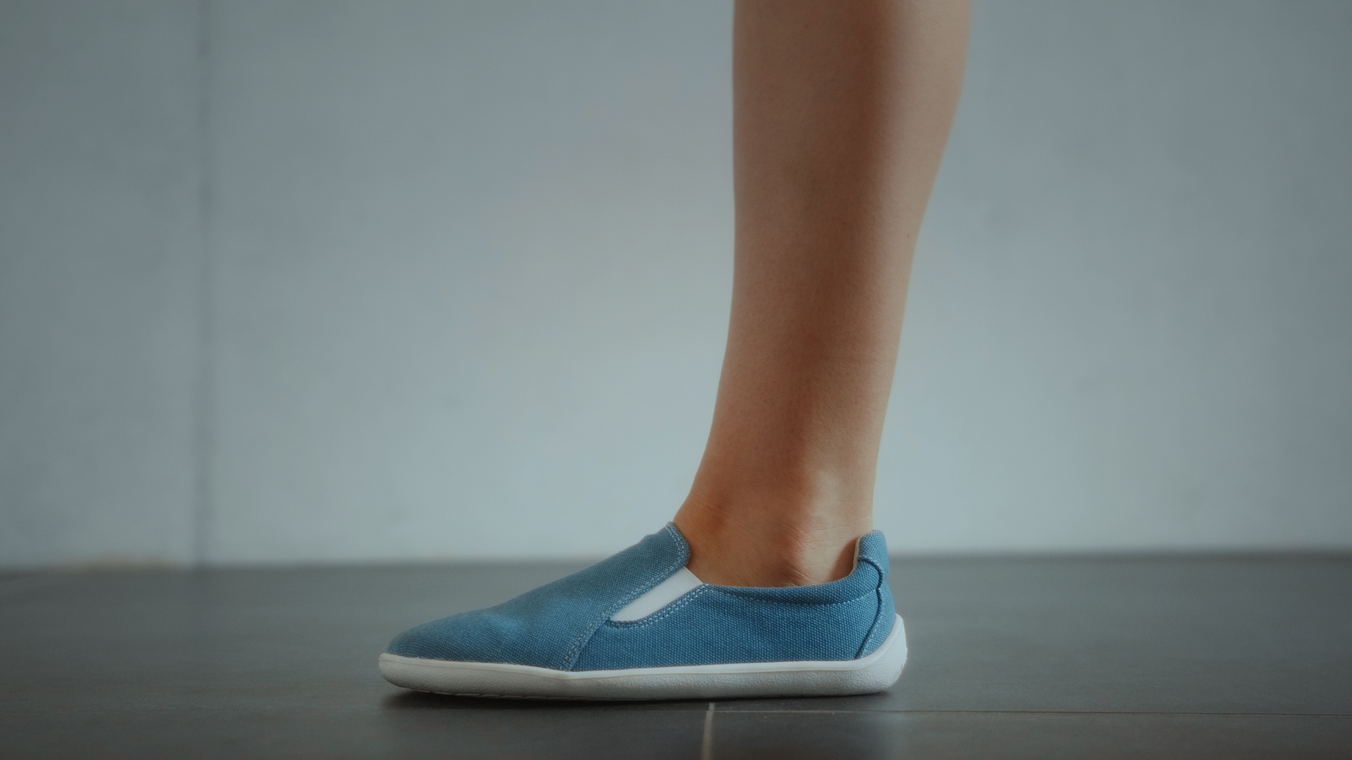 Experience the barefoot comfort - Switch to Be Lenka barefoot.